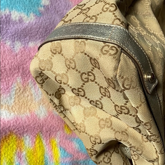 Final Sale! Gucci Tote Bag - Picture 11 of 15